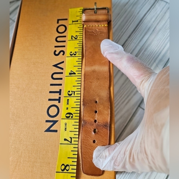 Louis Vuitton Authentic Powanie Vachetta Leather Luggage Strap in Tan - Picture 6 of 13